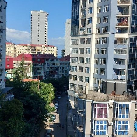 Andrew'S 2 Rooms Apartment In Batumi Ანდრიას 2 Ოთახიანი Აპარტამენტი Ბათუმში Zewnętrze zdjęcie