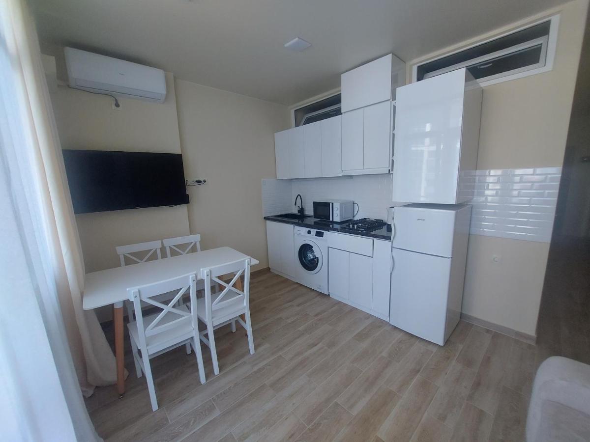 Andrew'S 2 Rooms Apartment In Batumi Ანდრიას 2 Ოთახიანი Აპარტამენტი Ბათუმში Zewnętrze zdjęcie